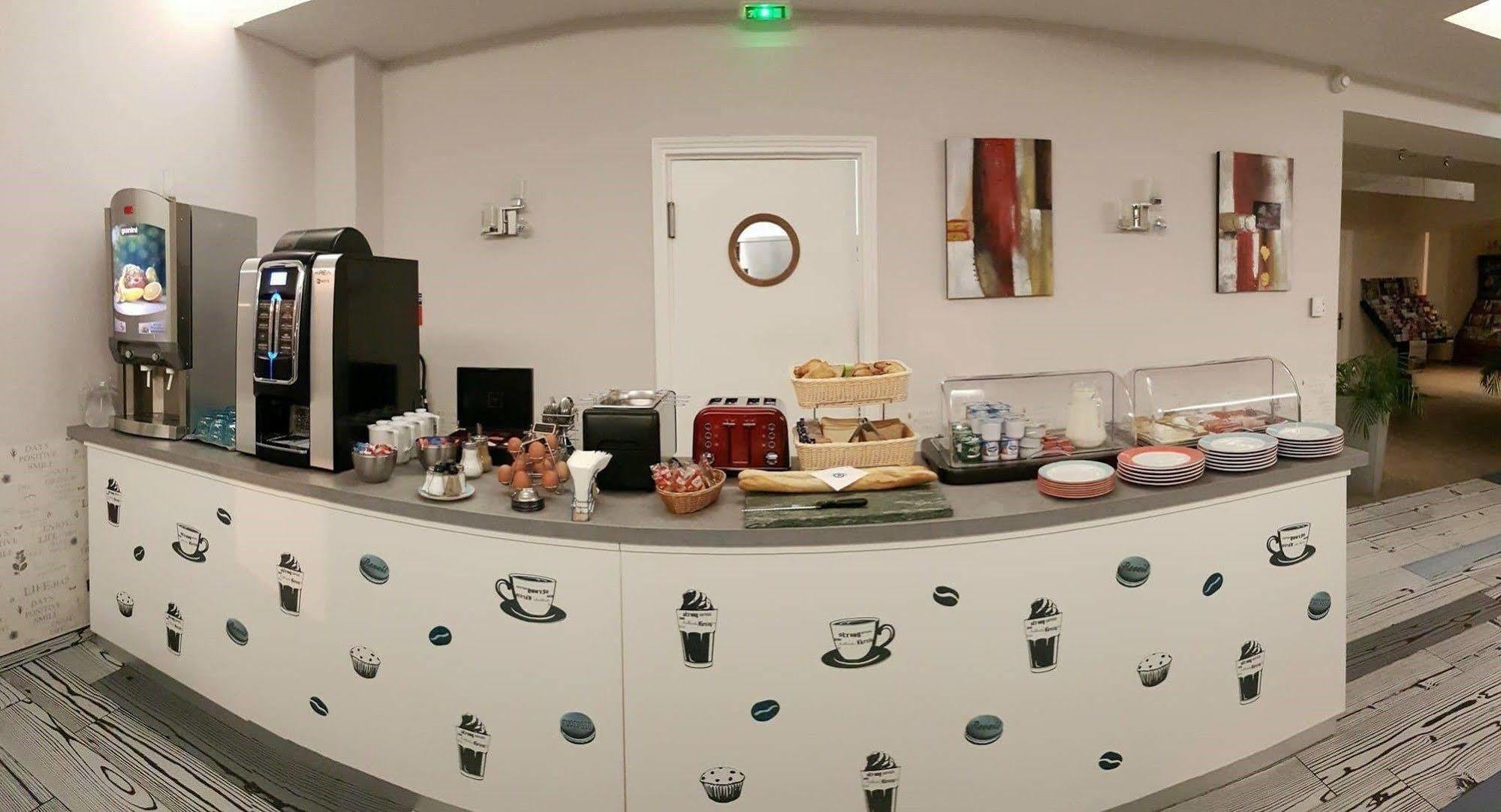 Hotel The Originals City, Frisia,